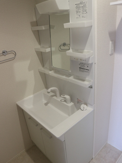 【洗面所】 | ＢＲＡＮＳＩＡ目川 | 明るい洗面所です