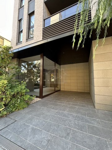 練馬区春日町１丁目の賃貸マンションのエントランス