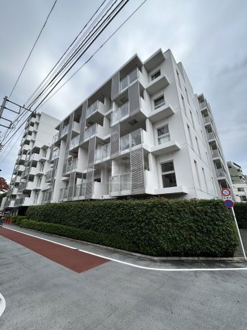 新宿区北新宿４丁目の賃貸マンションの外観