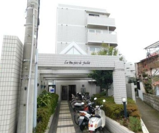 ラ・パルフェド・ファシリテの外観