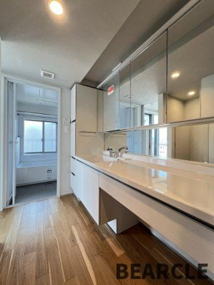 【洗面所】 | シャリマー西大路