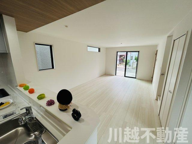 スーパーマーケット徒歩5分の居間・リビング|お客様第一主義