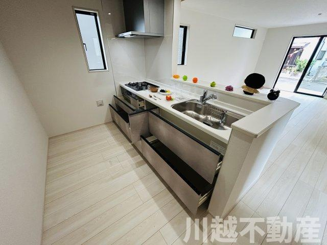 スーパーマーケット徒歩5分のキッチン|お金の事、教えます