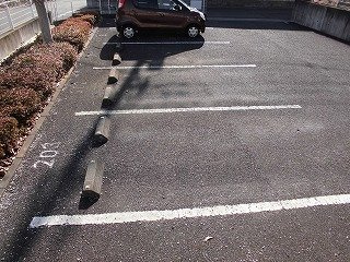 ニュ－シティウエストＣの駐車場