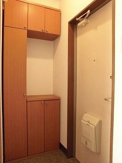 ニュ－シティウエストＣの玄関