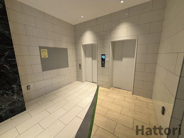 アドバンス江坂ラシュレのロビー