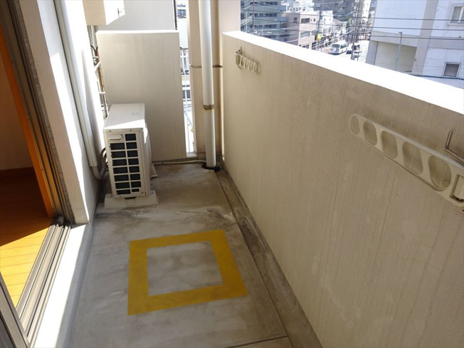 【バルコニー】 | ルピナス銀天町 | 別号室の写真になります。現況優先。