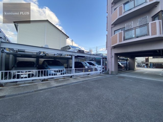 シーアイマンション鶴見緑地公園の駐車場