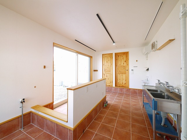 佐紀町店舗の内装