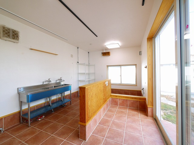 佐紀町店舗の内装