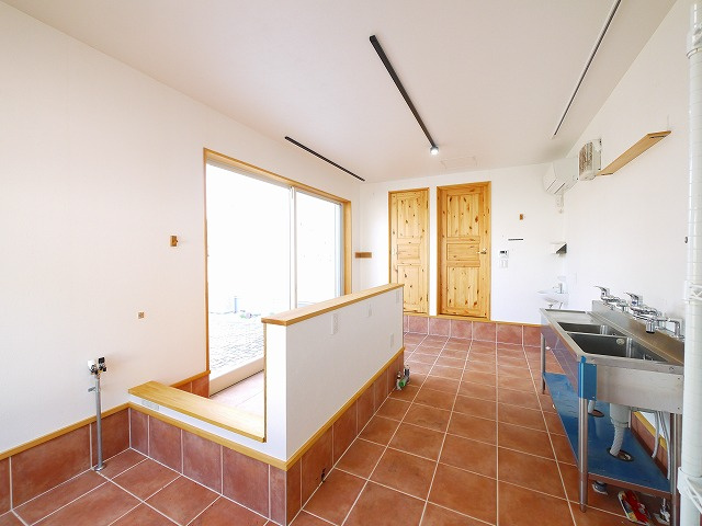 佐紀町店舗のロビー