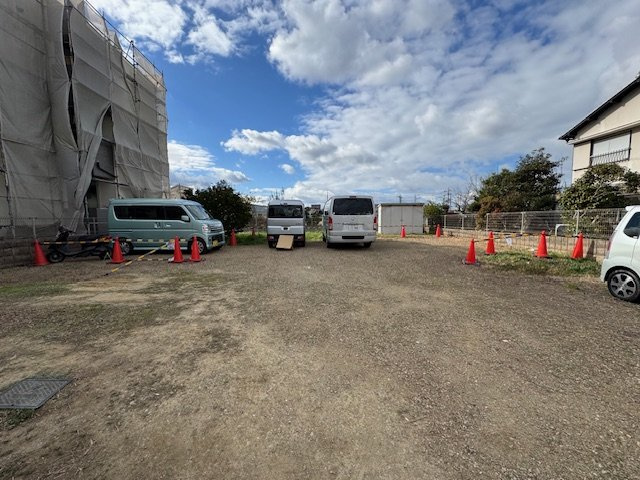 アリビオサカイタカマツの駐車場