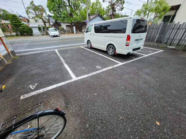 スカイビレッジAISEIの駐車場