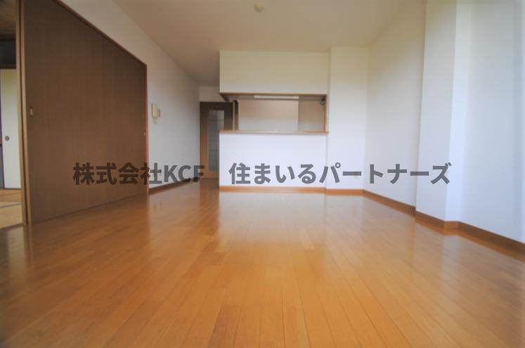 グリーンマンションの居間・リビング|ゆったりとした居間です
