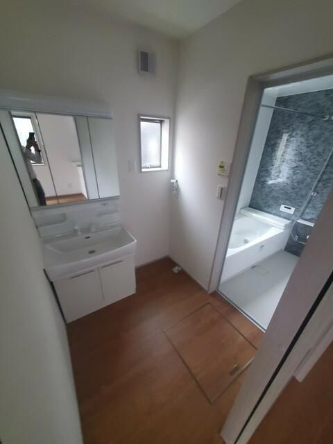 グランソフィア廻田町の洗面所