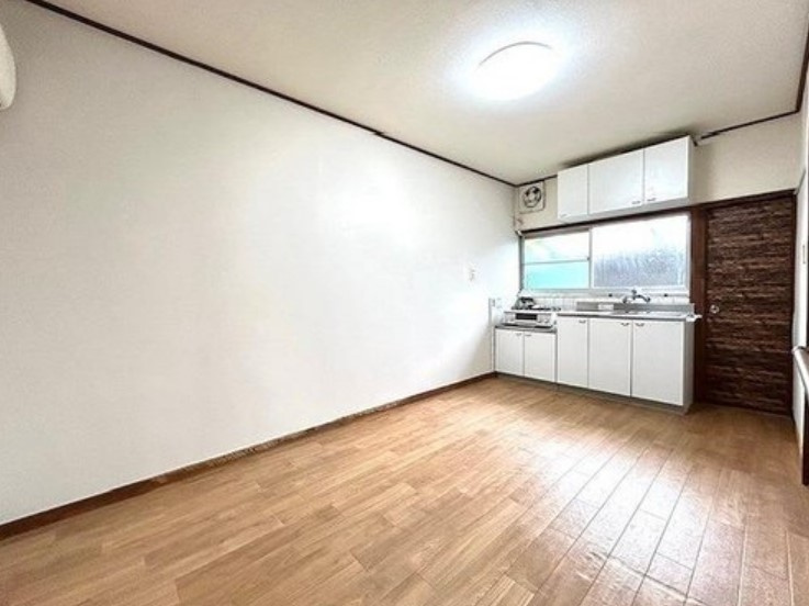 伏見区羽束師志水町の居間・リビング