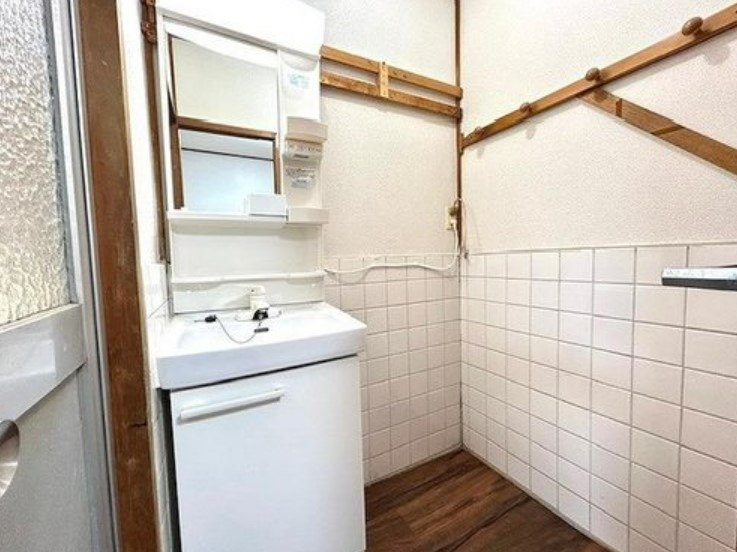 伏見区羽束師志水町の独立洗面台