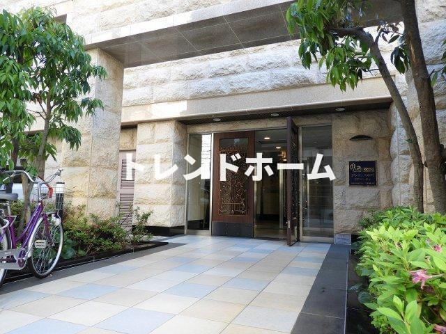 プレサンス本町リアルシティのエントランス|選べる家電プランあり！！