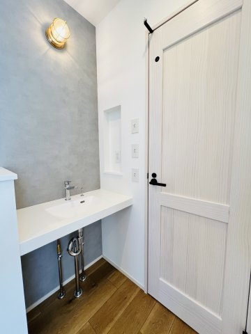 The California Styleの洗面所|2階にも手洗いスペースあり◎