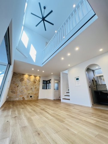 The California Styleの居間・リビング|リビング：約20.5帖