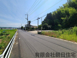 【前面道路含む現地写真】