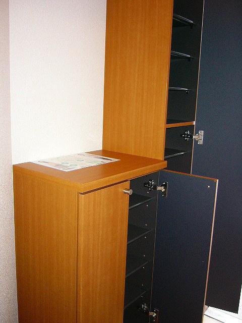 ジェイ・シェスタの玄関|その他