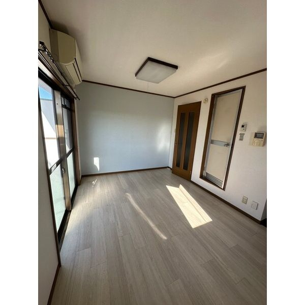 ハイツリバーサイド