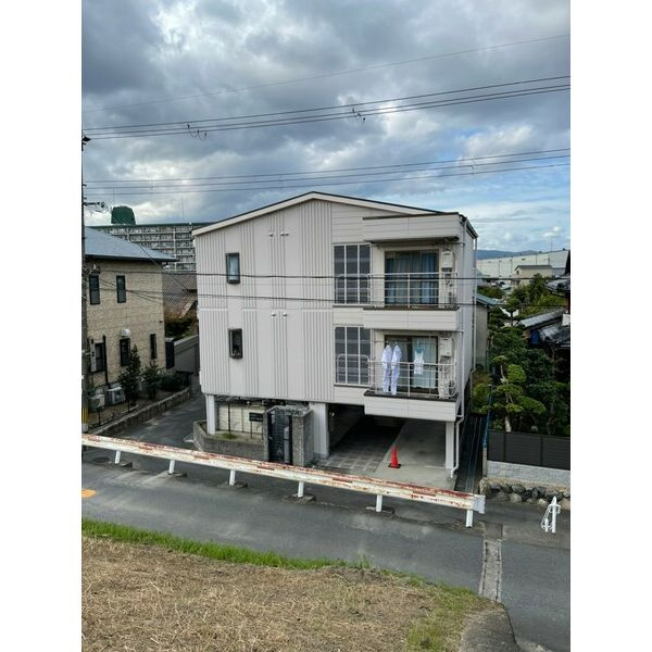 ハイツリバーサイドの外観