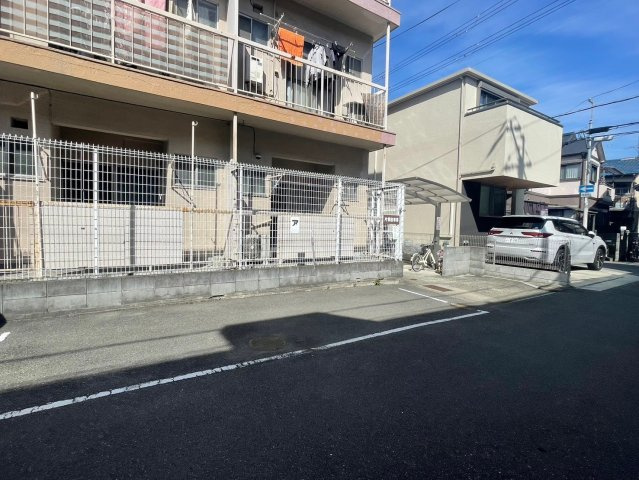 センコーハイツの駐車場