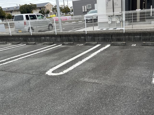 ソレアードⅡの駐車場