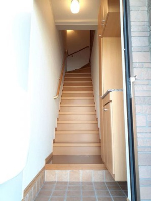 【玄関】 | ルミエール | 明るい玄関です