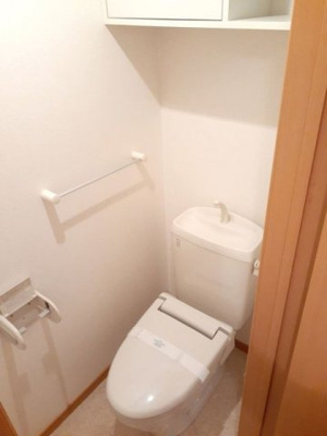 【トイレ】 | ルミエール | 清潔感のあるトイレです