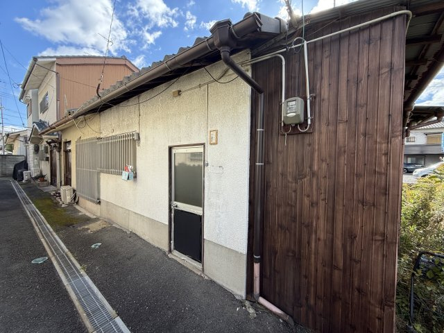 大和高田市有井戸建のエントランス