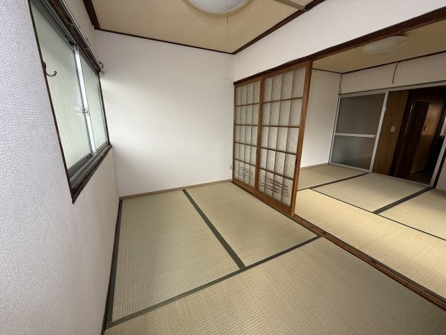 大和高田市有井戸建の和室