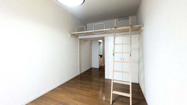 【寝室】