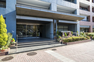 【外観】 | ペット飼育可能なオートロック＆宅配ボックス付き免震構造マンション、大森パーク・ホームズベイサイドコートは即日現地案内可能となっておりますので、お気軽にお問い合わせください！