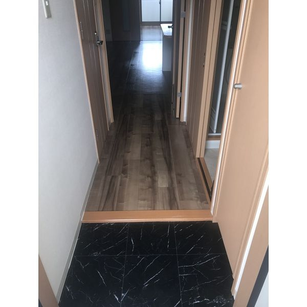 グランブルーIの玄関