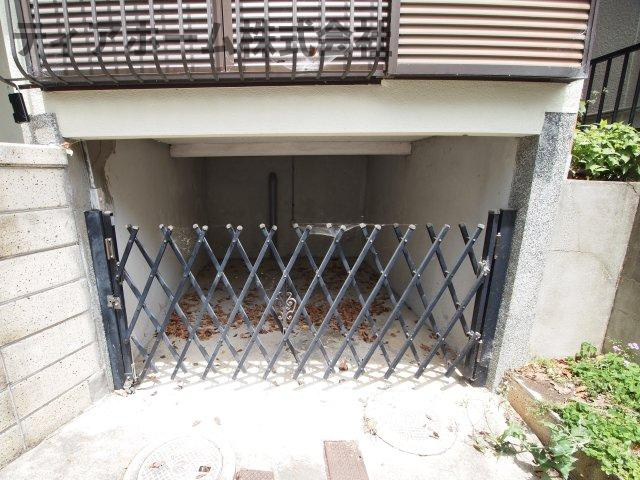 大和郡山市小泉町戸建の駐車場