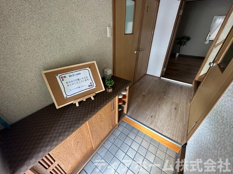 大和郡山市小泉町戸建の玄関