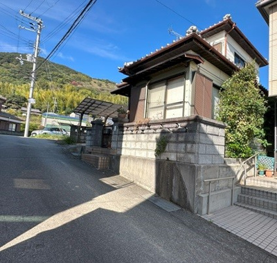 【前面道路含む現地写真】 | 淡路市楠本　中古住宅