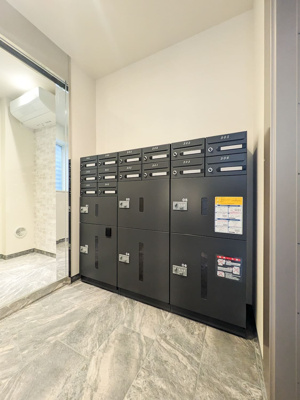 【その他共用部分】 | クリスフォート【SHM】 | 便利な宅配ボックス付き！