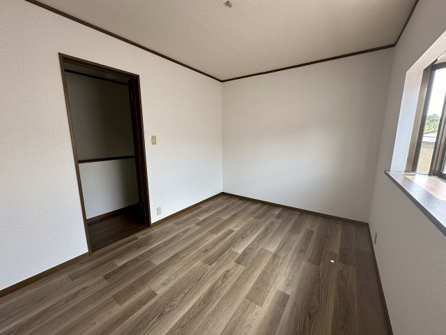 矢田町戸建の居間・リビング