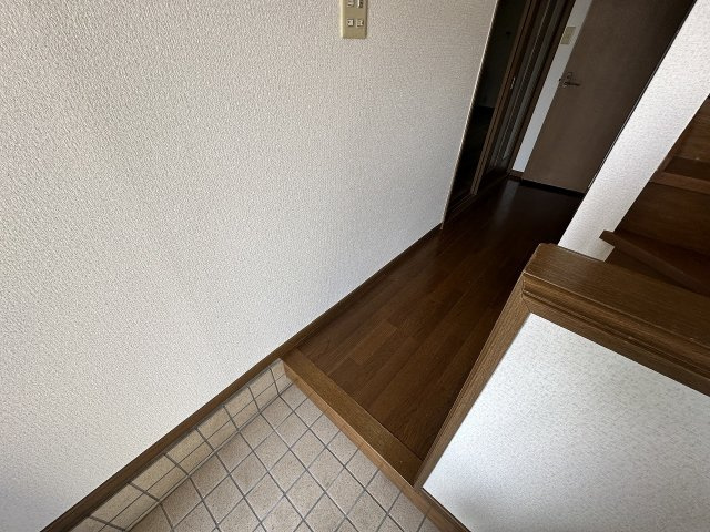 矢田町戸建の玄関