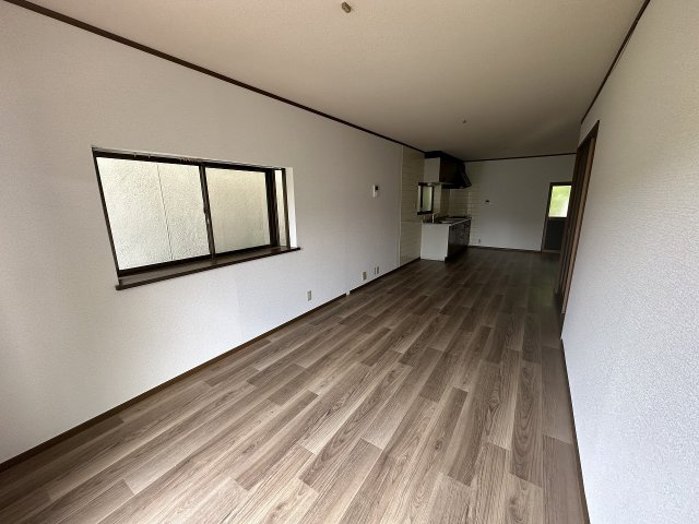 矢田町戸建の居間・リビング