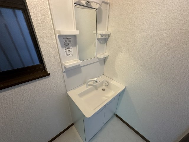 矢田町戸建の洗面所