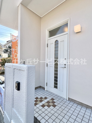 【エントランス】 | 裾野市千福が丘1丁目 中古戸建て | エントランスです