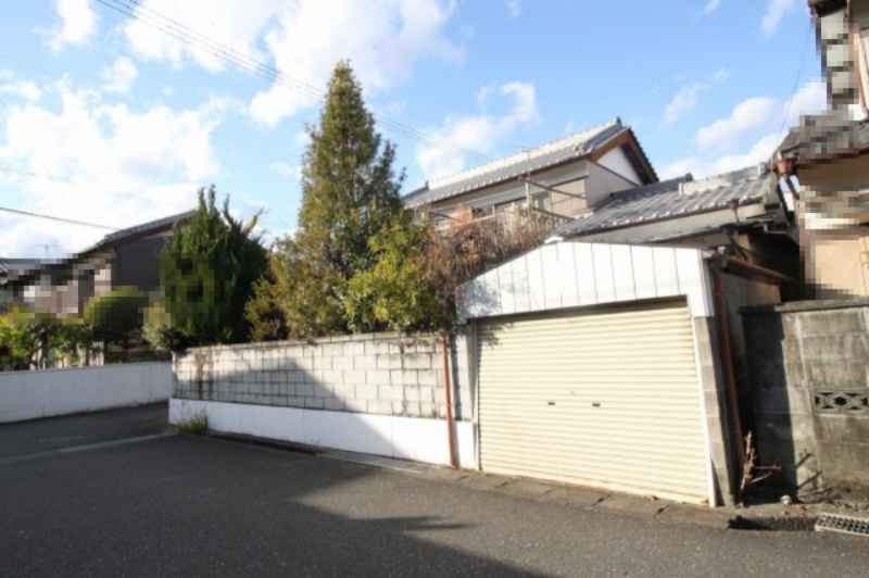 城山町　建築条件なし　売土地