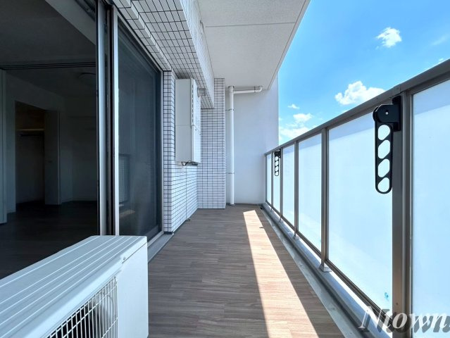 【バルコニー】 | プレサンス丸の内アドブル | 暖かな日差しのふりそそぐバルコニー