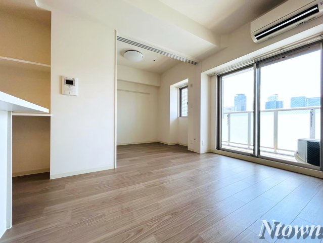 【居間・リビング】 | プレサンス丸の内アドブル | こちらのリビングで趣味の時間をお楽しみください