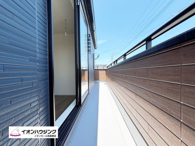 バルコニーは風通しが良く、日中は日当たりも良好です♪